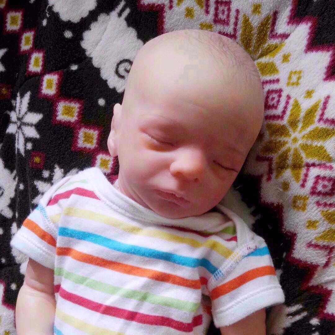 リボーンドール　守ってあげたくなる赤ちゃん