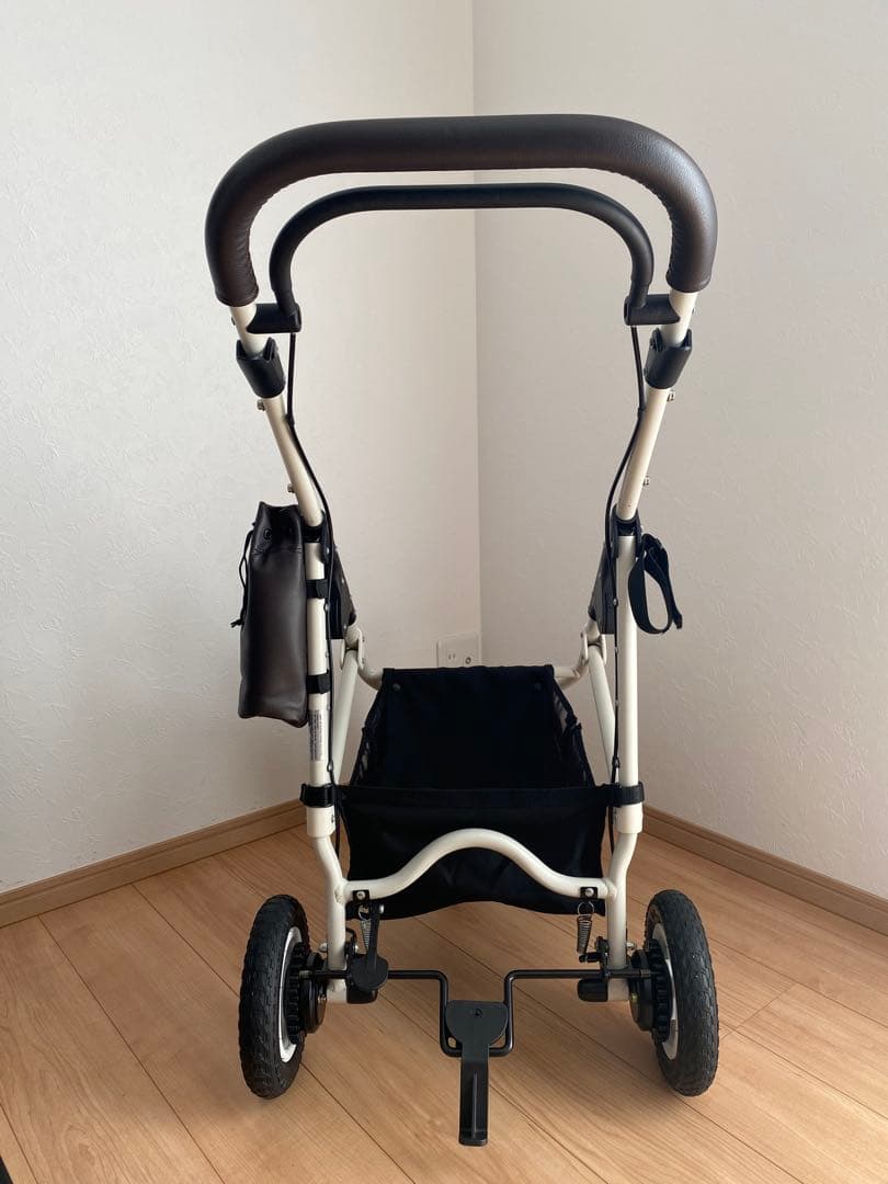 【美品】エアバギー ホワイト AIRBUGGY フレームのみ　ペットカートにも