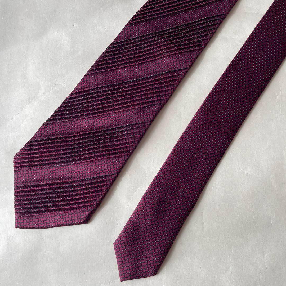【ネクタイ】 BRIONi シルクプリーツ加工　フォーマル　紫と黒のストライプ