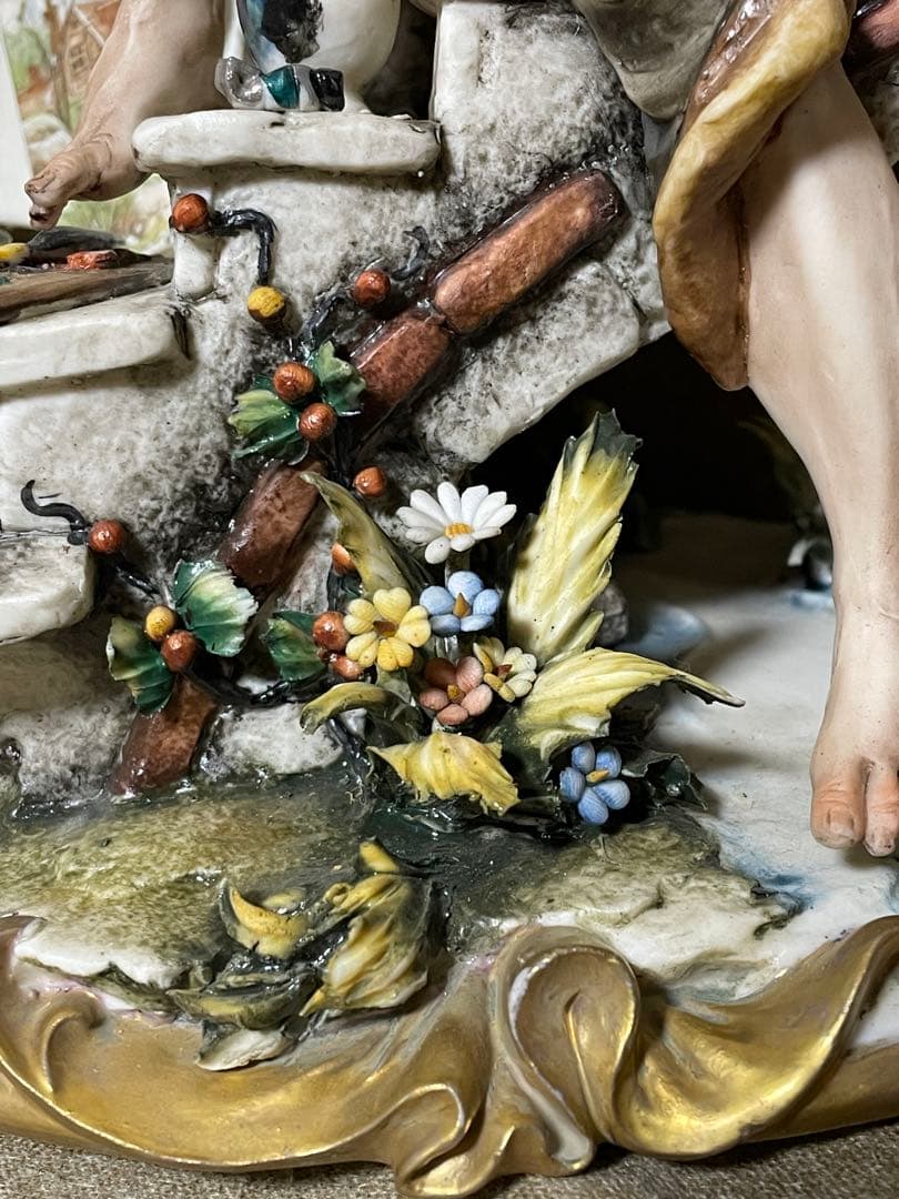 カポディモンテ　置物　画家　アーティスト　絵描き　ポーセリン