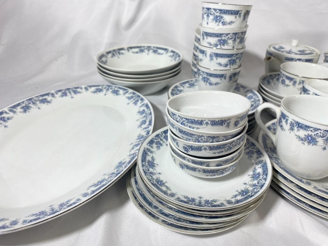 ノリタケ　青い花柄の食器セット 30点以上