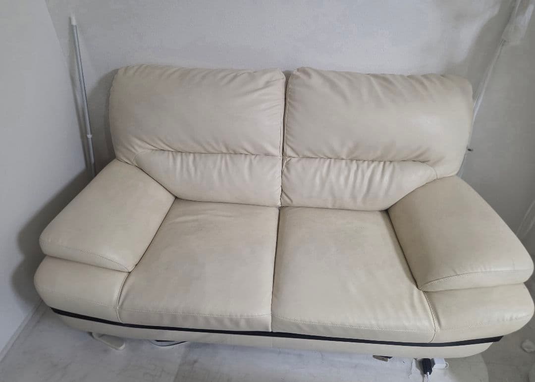 2人掛けソファ　アイボリー