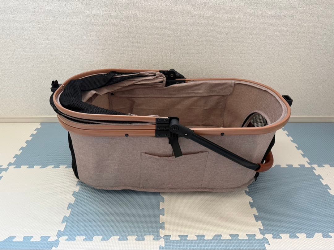 ベージュペットカート メッシュ素材 カップホルダー付き