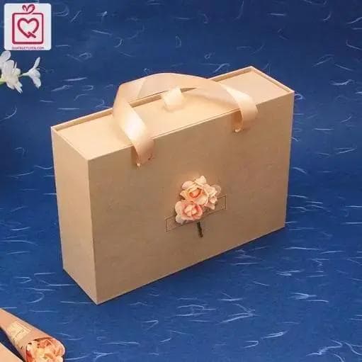 クリエイティブなデザインの手作り誕生日プレゼント用クラフト紙ボックス017