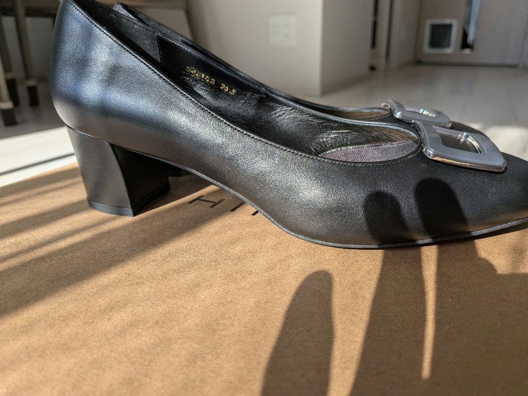 【美品】ブラック スクエアトゥ パンプス