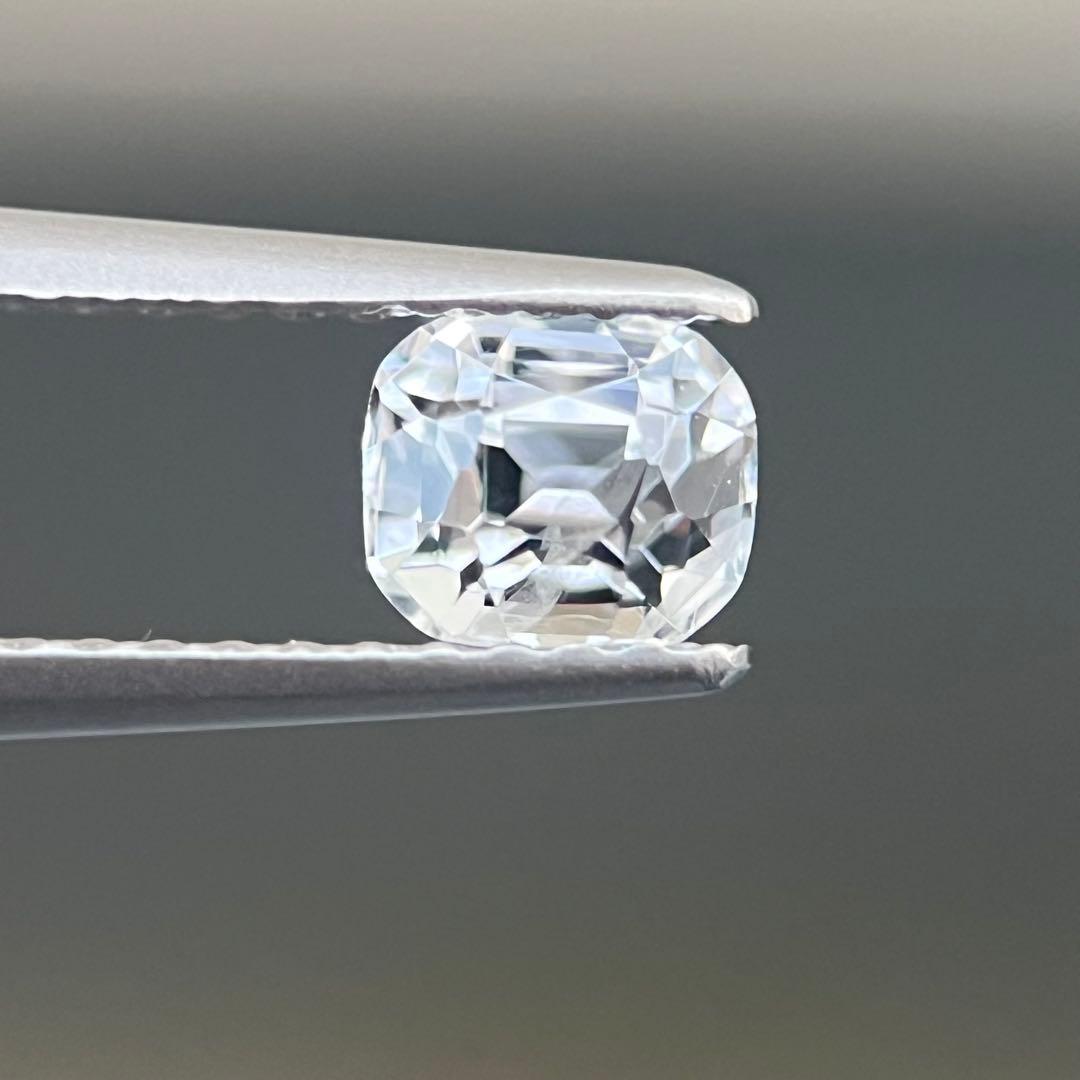 スリランカ産非加熱天然ライトブルーサファイアルース