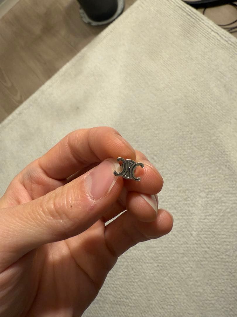 セリーヌ 片耳 トリオンフ スタッズ ピアス ロジウムフィニッシュ ブラス