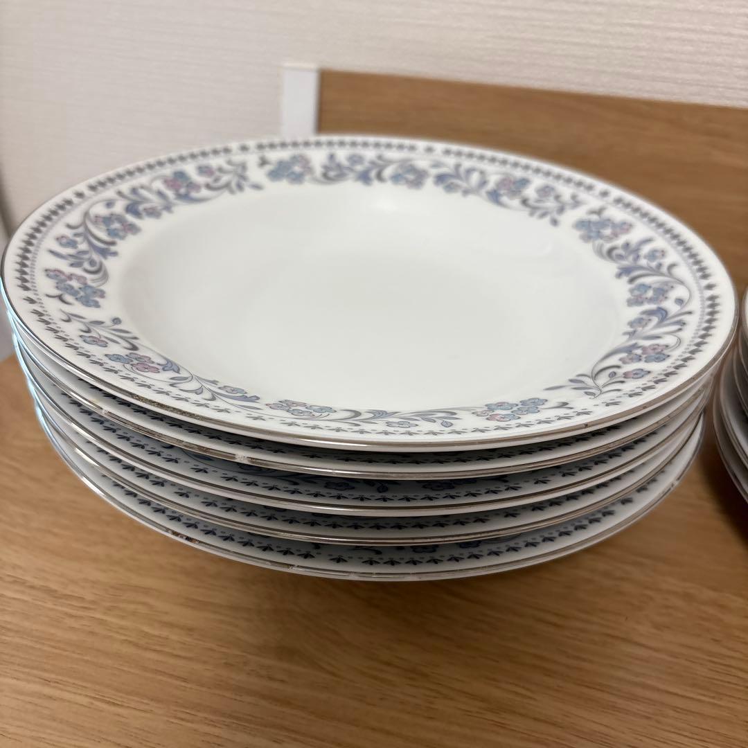 ノリタケ Blue waltz コレクションの19点セットです。