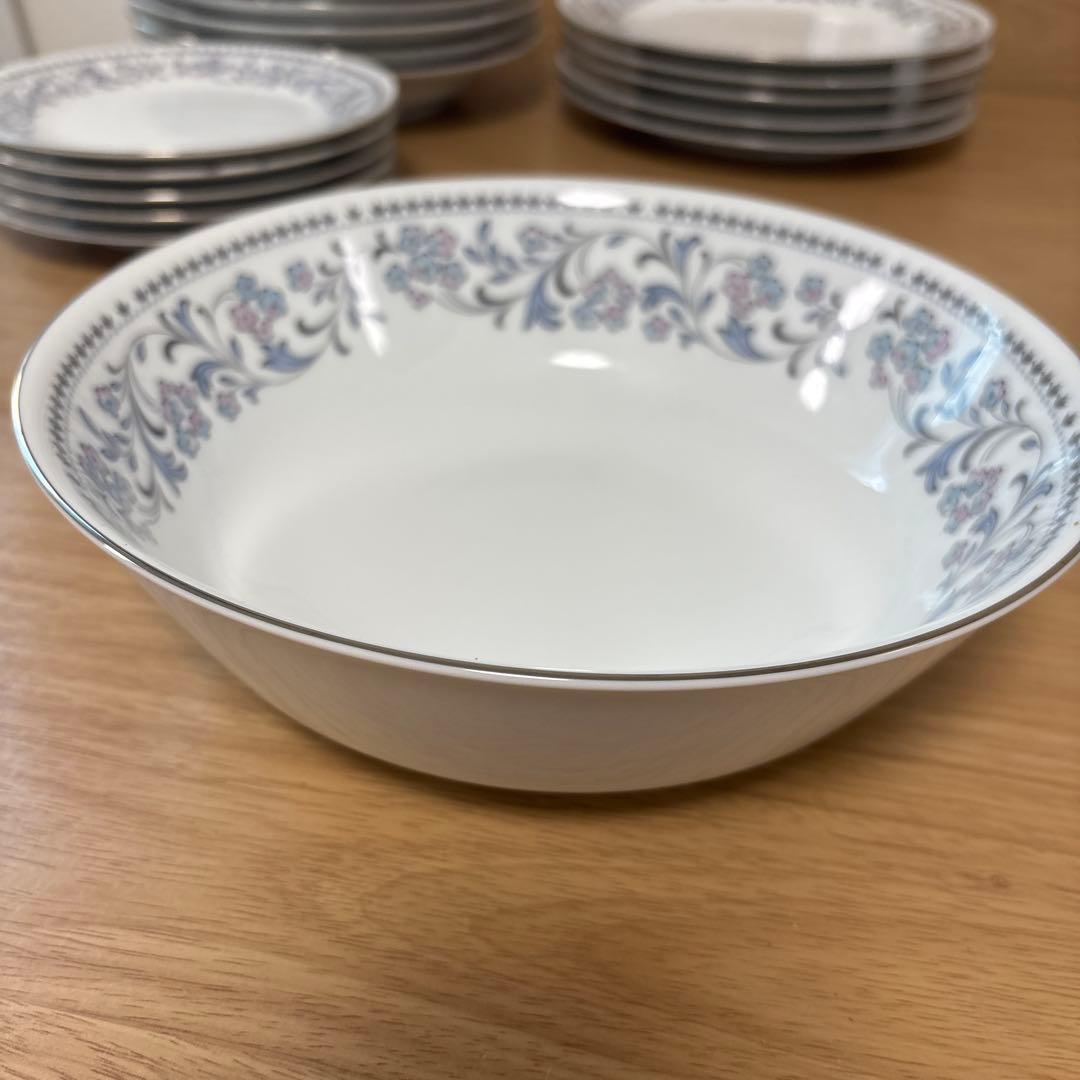 ノリタケ Blue waltz コレクションの19点セットです。
