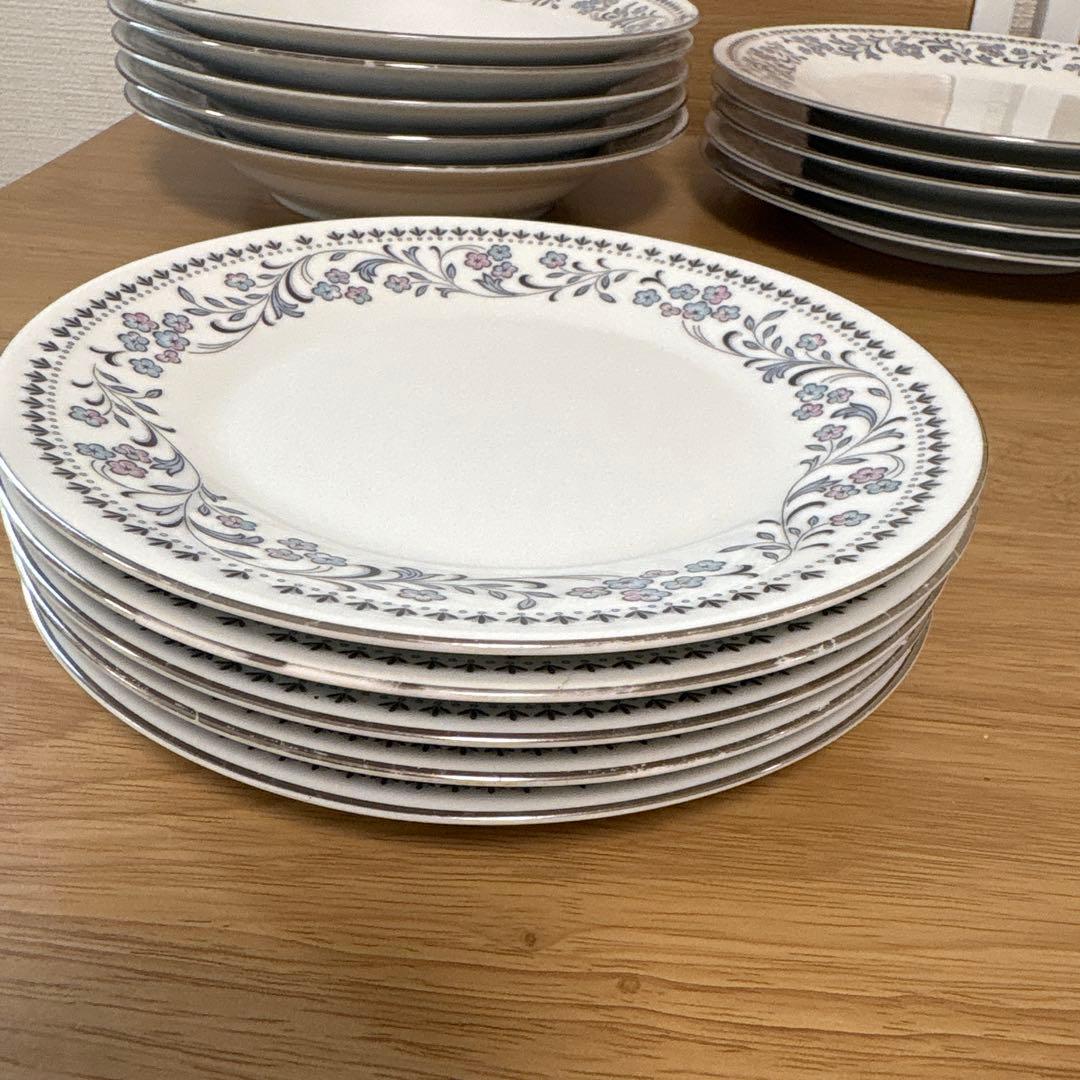 ノリタケ Blue waltz コレクションの19点セットです。