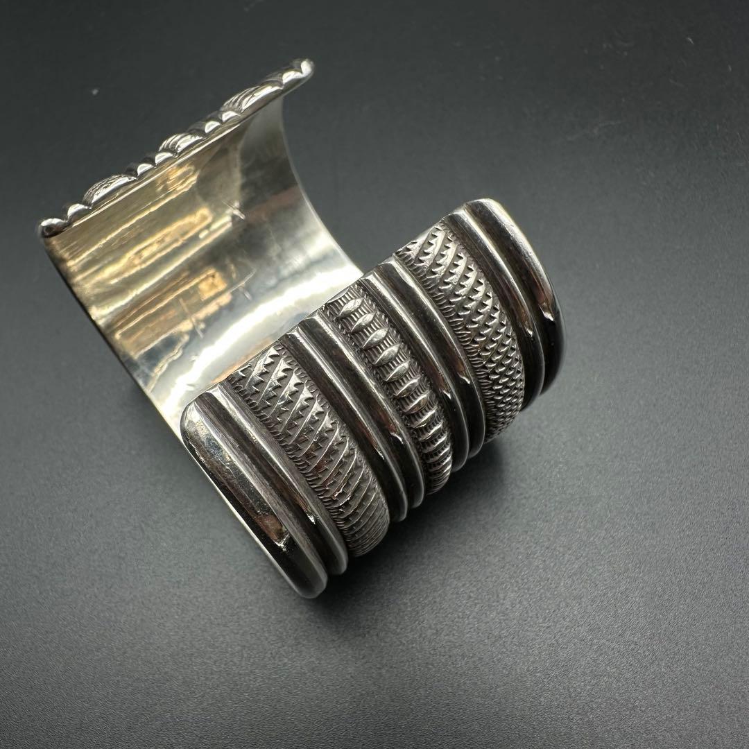 【美品】Navajo Clendon Pete スタンプワーク バングル