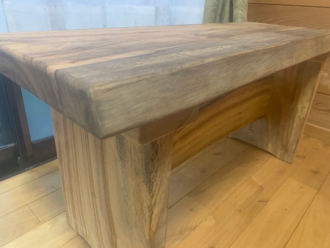 セール✨ワイルドな貫❣️A楠一枚板＊補強♦︎サイドテーブル、ベンチ〜勿体ない利用