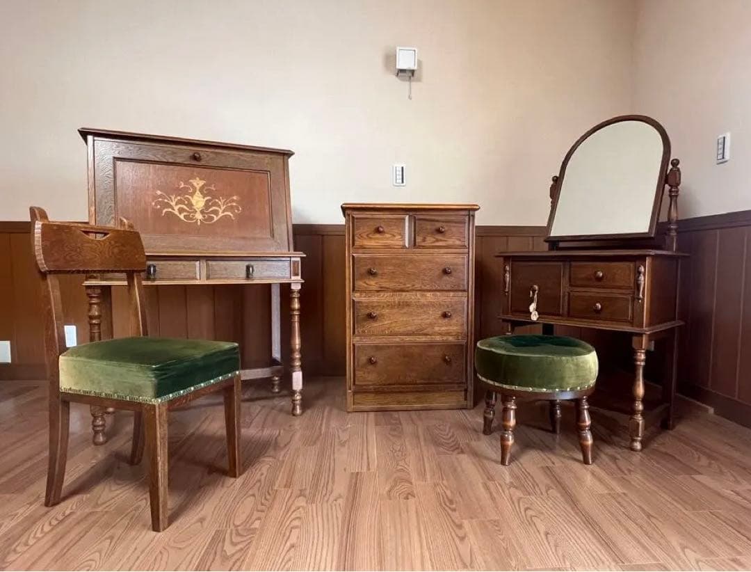 カントリーハウス　ドレッサー、椅子、デスク、チェスト