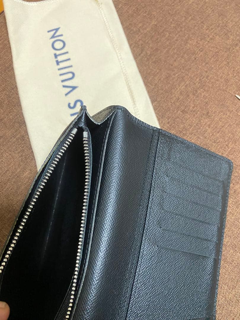 ルイヴィトン エピ ポルトフォイユ・ブラザ 二つ折り長財布