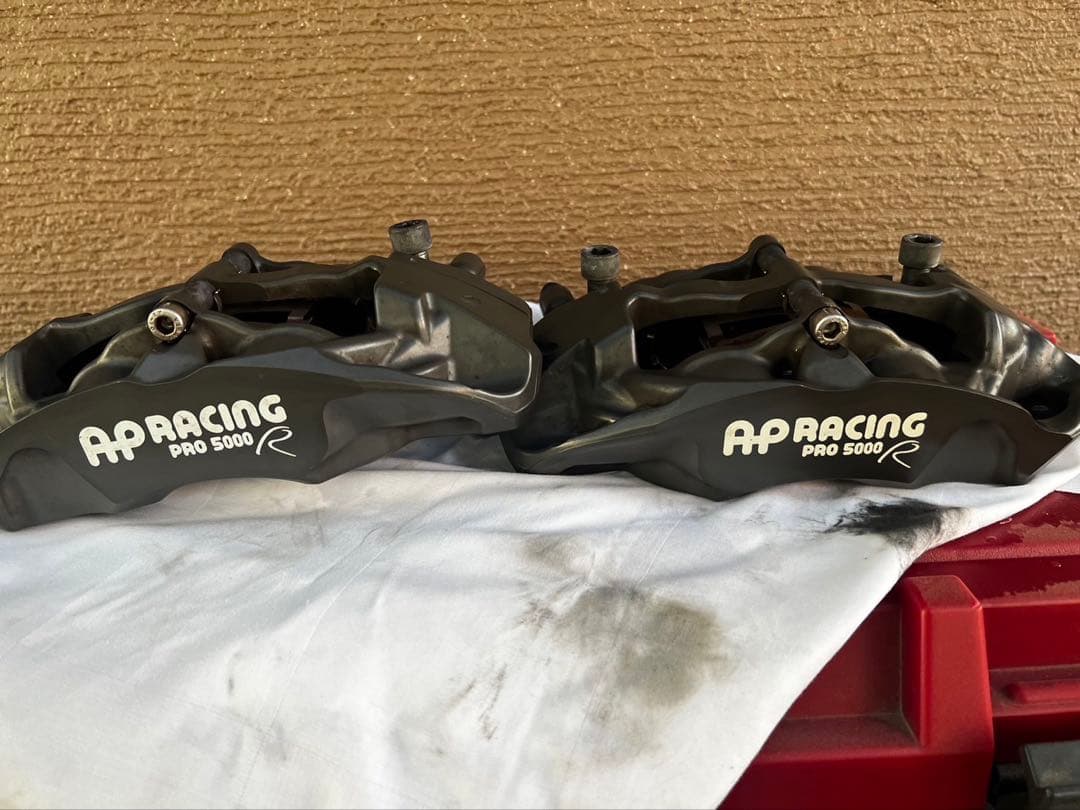 APレーシングキャリパーpro5000　4ポット　スイフトにも⁈ポルシェサポート