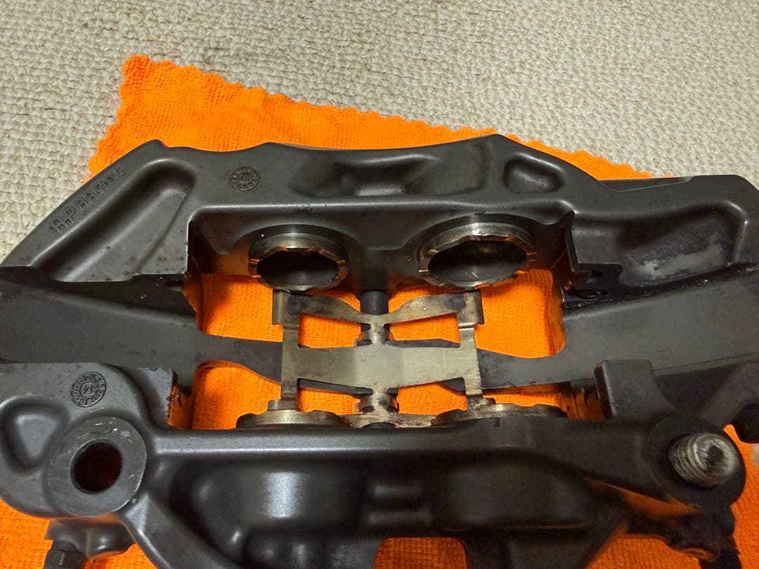 APレーシングキャリパーpro5000　4ポット　スイフトにも⁈ポルシェサポート