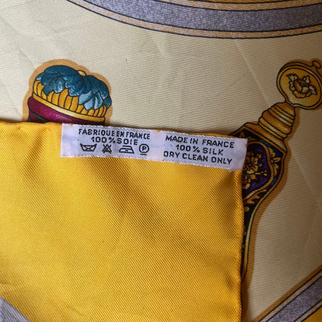 HERMES エルメス　カレ　スカーフ　バンダナ　大判　シルク100%