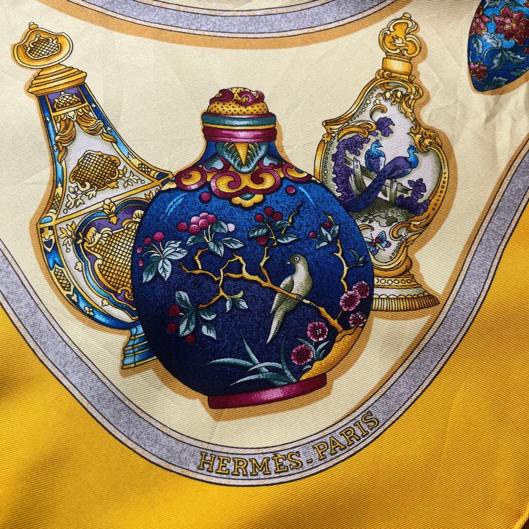 HERMES エルメス　カレ　スカーフ　バンダナ　大判　シルク100%