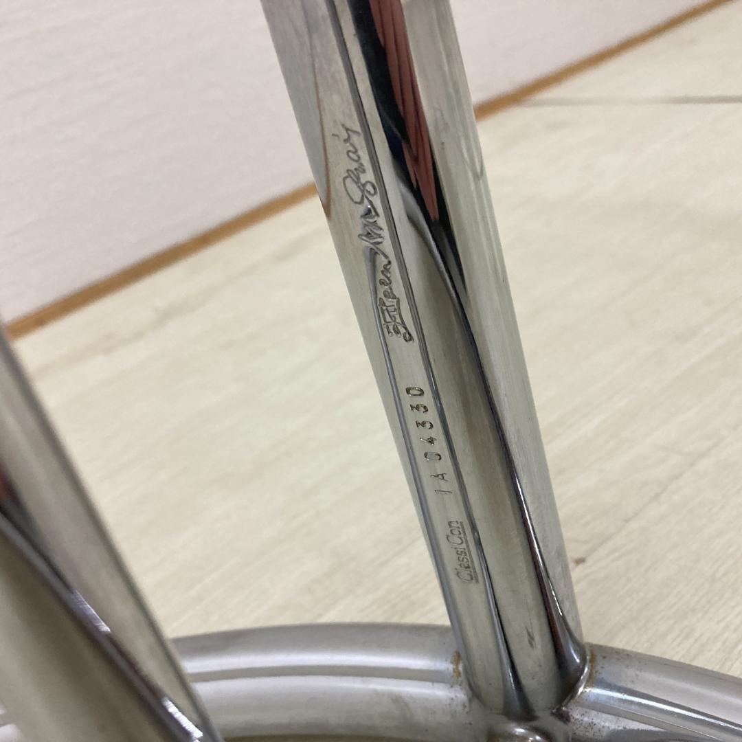 Cassina カッシーナ　クラシコン アイリーン・グレイ　サイドテーブル