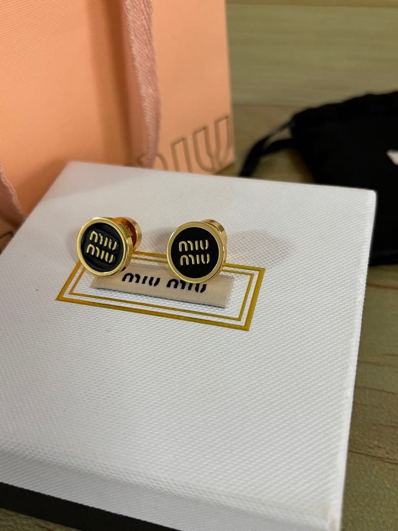 極美品 ミュウミュウピアス エナメルメタルピアス