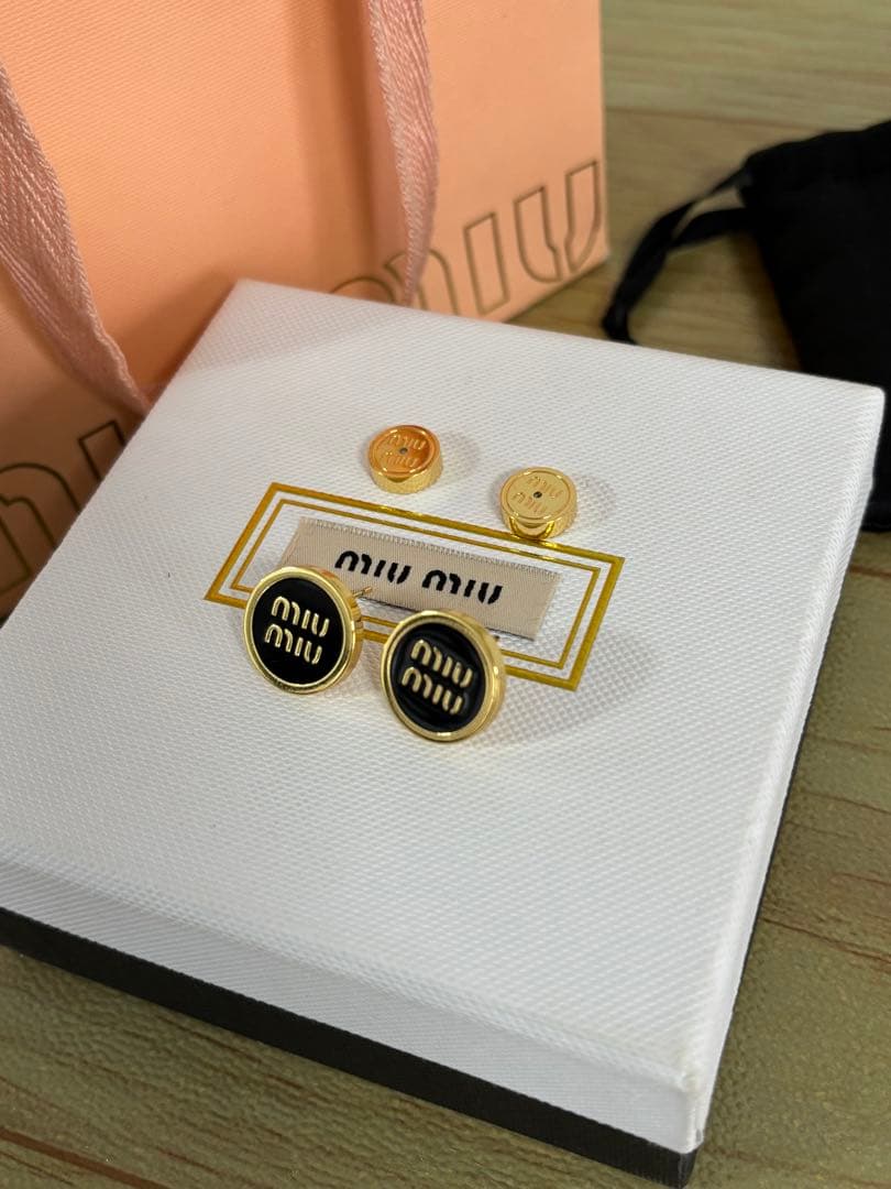 極美品 ミュウミュウピアス エナメルメタルピアス