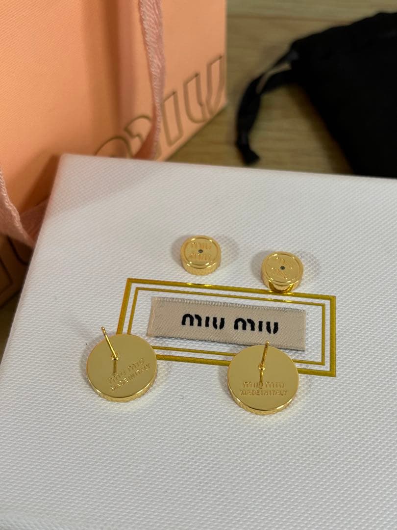 極美品 ミュウミュウピアス エナメルメタルピアス