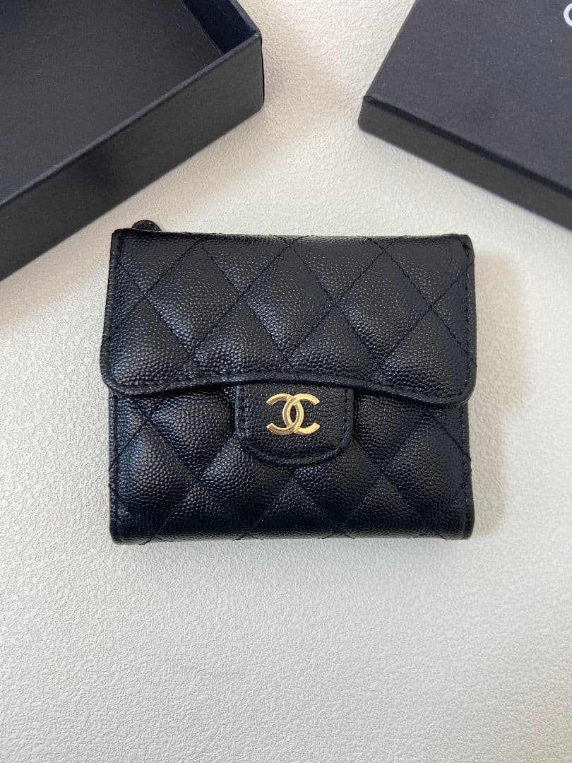 CHANEL ブラック 三つ折り財布