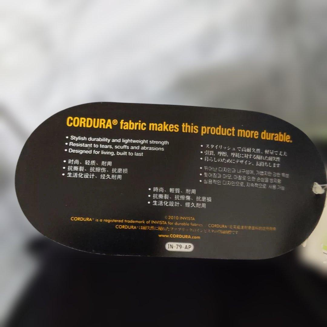 黒のナイロンボストンバッグ