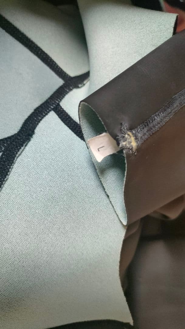 Hurley 0.5ブラックウェットスーツ ジッパー レディース