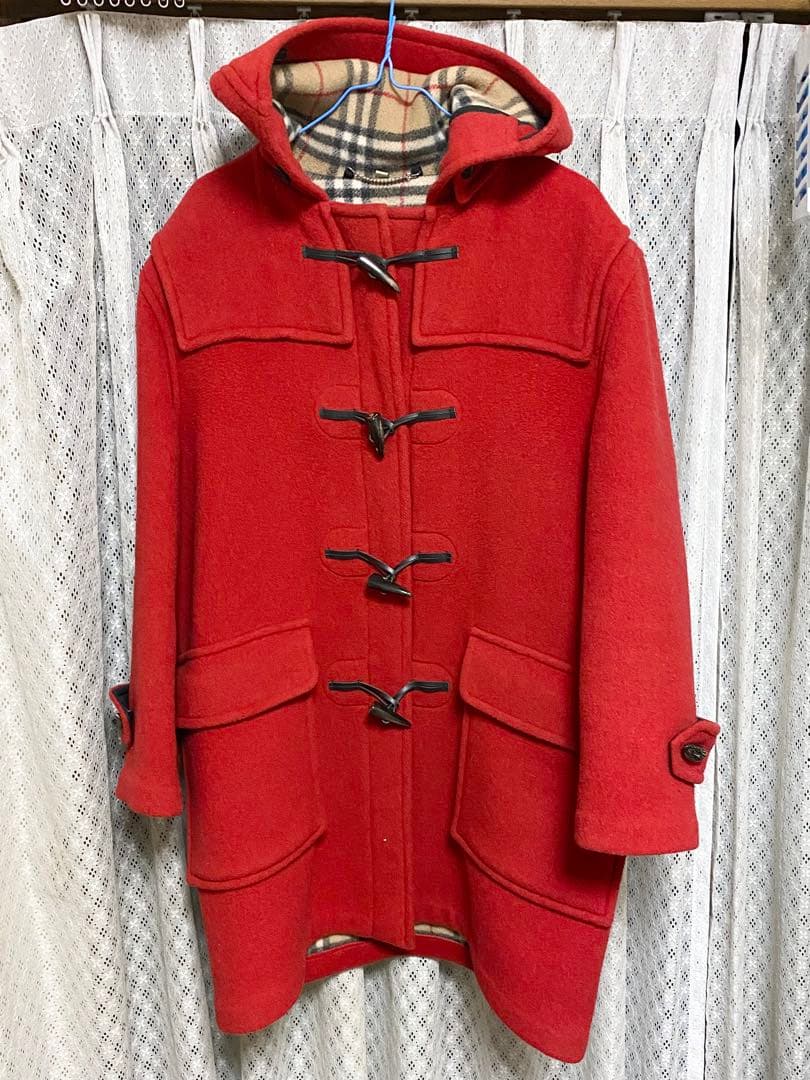 バーバリー 赤 ダッフルコート フード付き