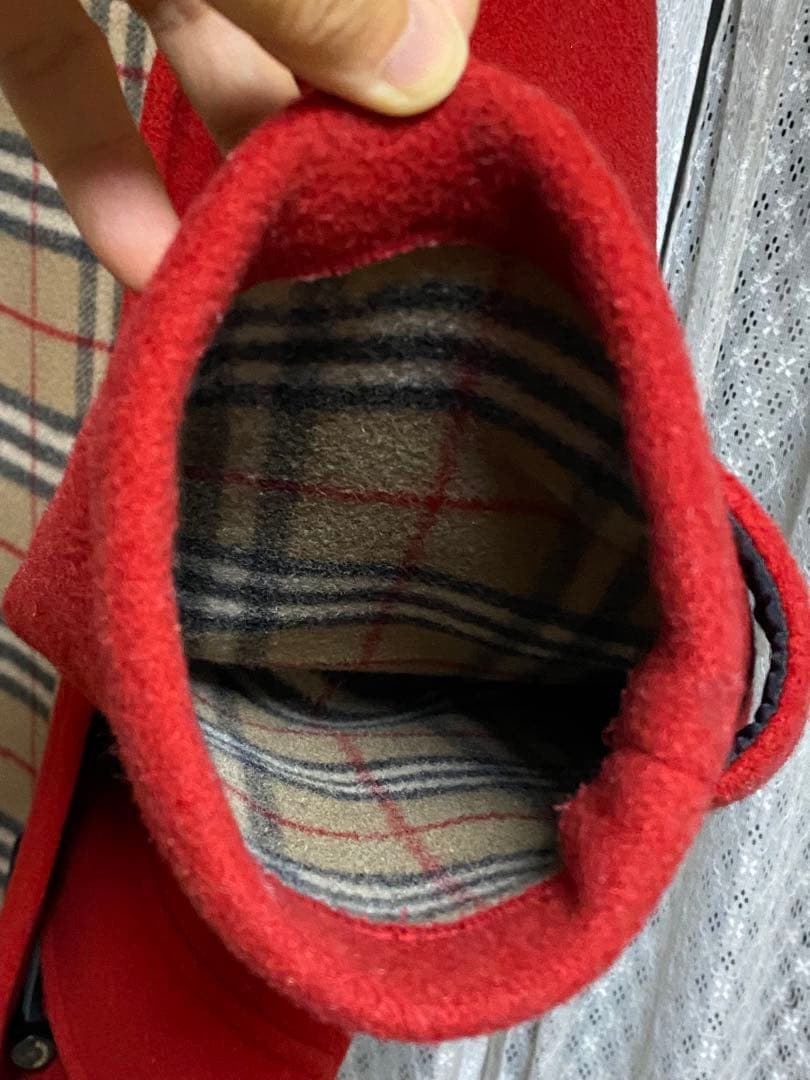 バーバリー 赤 ダッフルコート フード付き