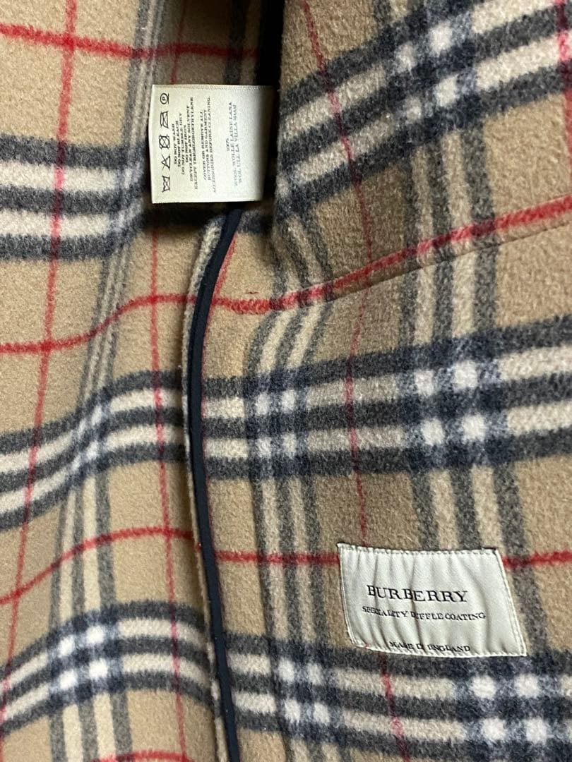 バーバリー 赤 ダッフルコート フード付き