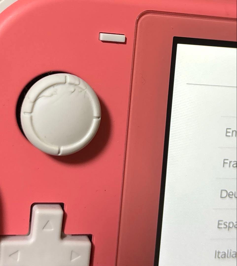 Switchライト　コーラル