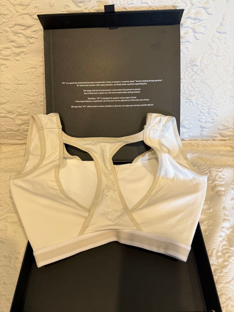 【最終値引き】N7 スポーツブラ ホワイト　ブラック　加藤ひなた　リニューアル
