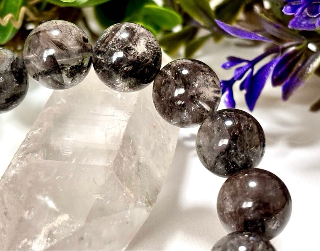 最高品質　光を纏いし神の聖石　ガネッシュヒマール産　虹のブラックエレスチャル