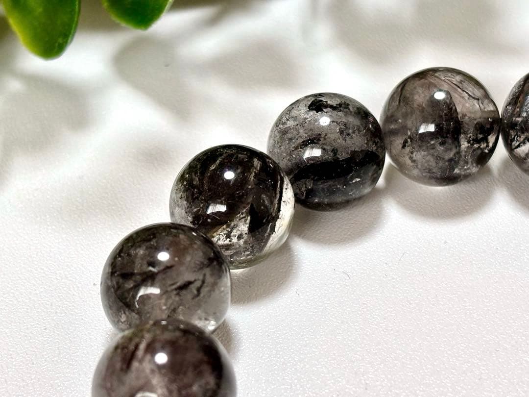 最高品質　光を纏いし神の聖石　ガネッシュヒマール産　虹のブラックエレスチャル