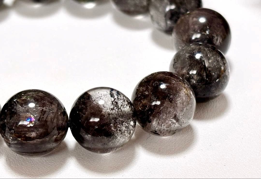 最高品質　光を纏いし神の聖石　ガネッシュヒマール産　虹のブラックエレスチャル