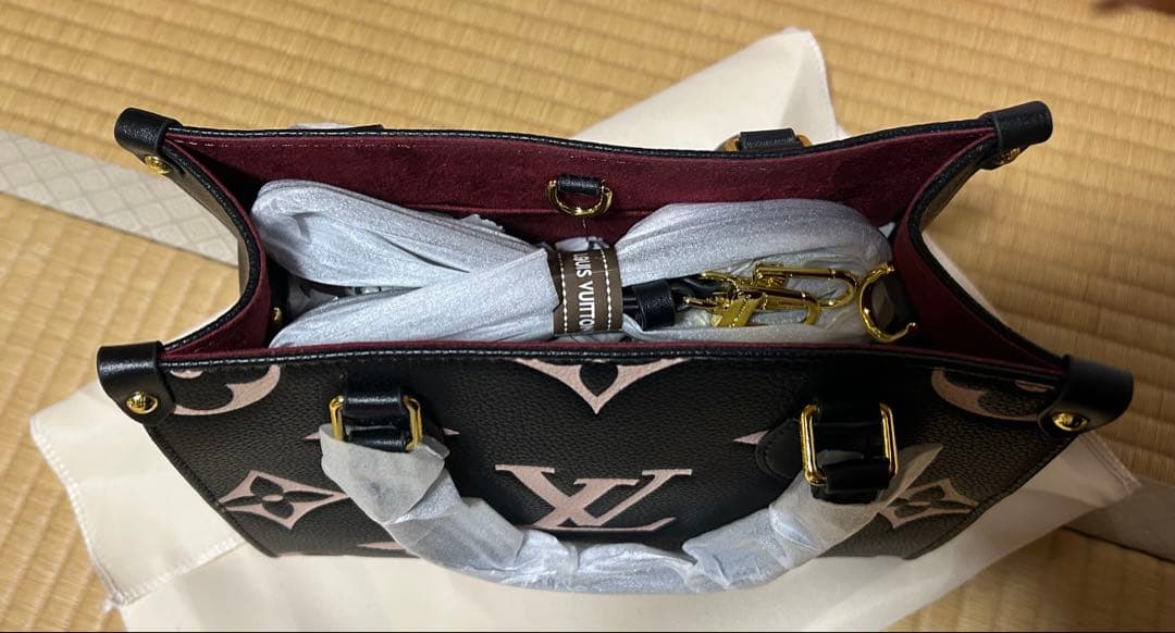 Ｌ.V 「オンザゴー PM」（バイカラー モノグラム・アンプラント レザー」