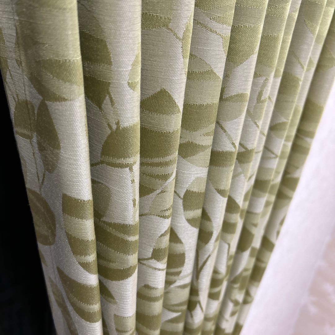 オーダーカーテン　2枚セット　ドレープ　厚地　リリカラ　新品未使用