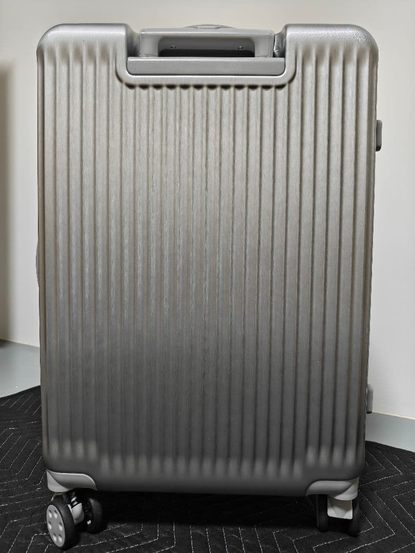 ニューエラ　キャリーケース