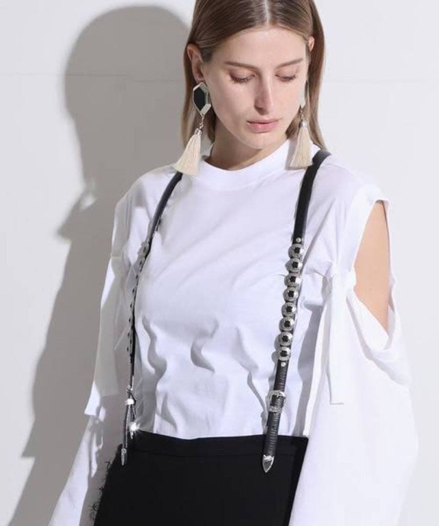 TOGA PULLA コンチョサスペンダー