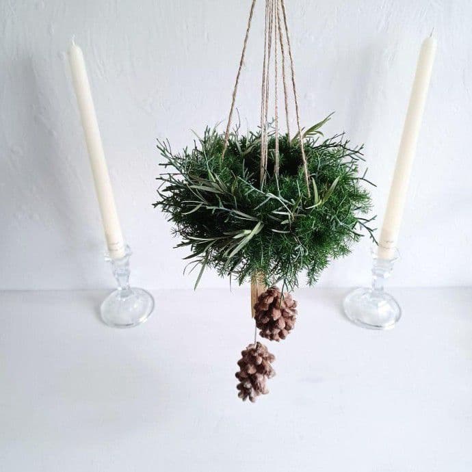 魔女の棲む森 ～木の実と詩～ ドライフラワー フライングリース 【order】