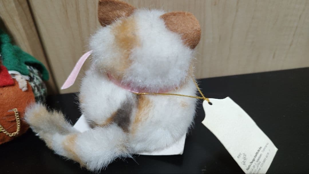 ぬいぐるみ2点、ハリネズミ、猫