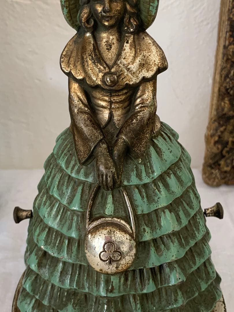 イギリスアンティーク　女性　金属製　置物　ブロカント