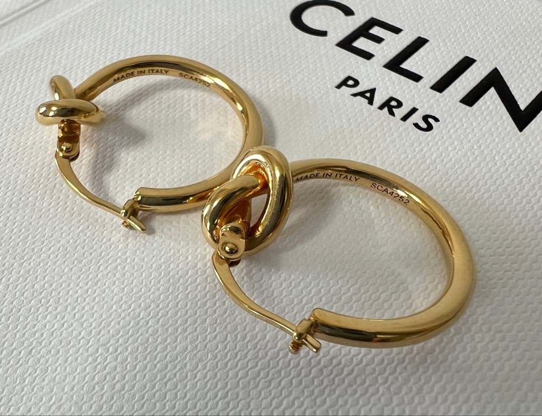 美品CELINEセリーヌノット スモールフープ ゴールド