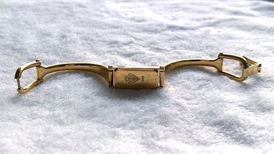 グッチ GUCCI 1500L レディース 腕時計 ゴールド×ブラック 箱付き