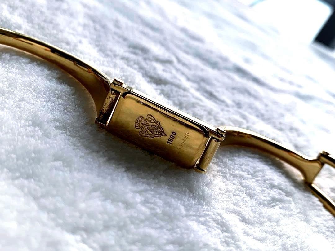 グッチ GUCCI 1500L レディース 腕時計 ゴールド×ブラック 箱付き