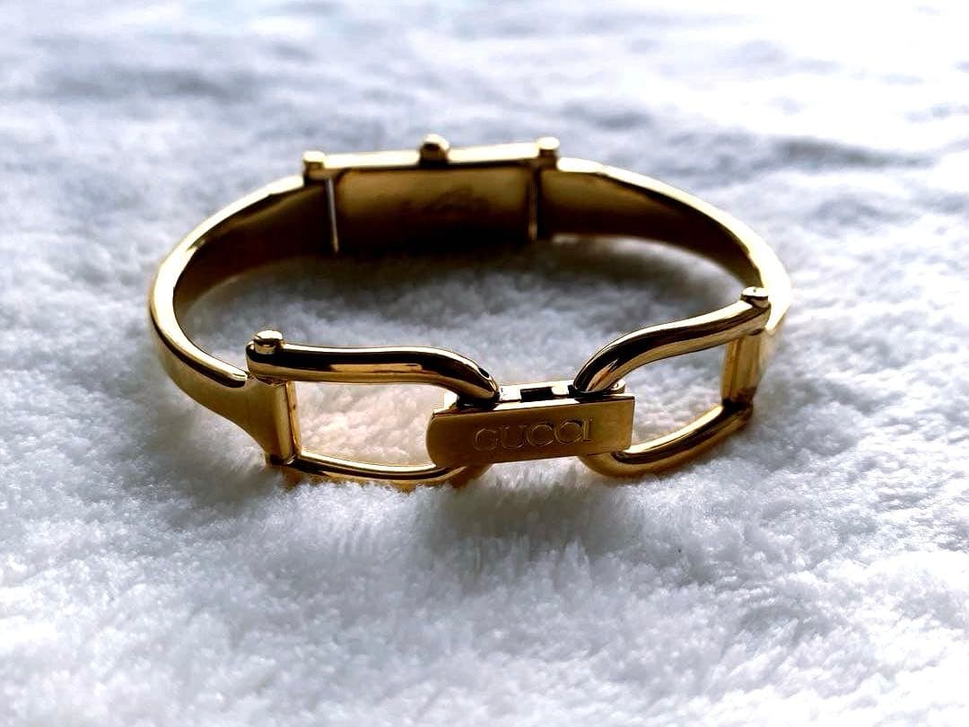 グッチ GUCCI 1500L レディース 腕時計 ゴールド×ブラック 箱付き