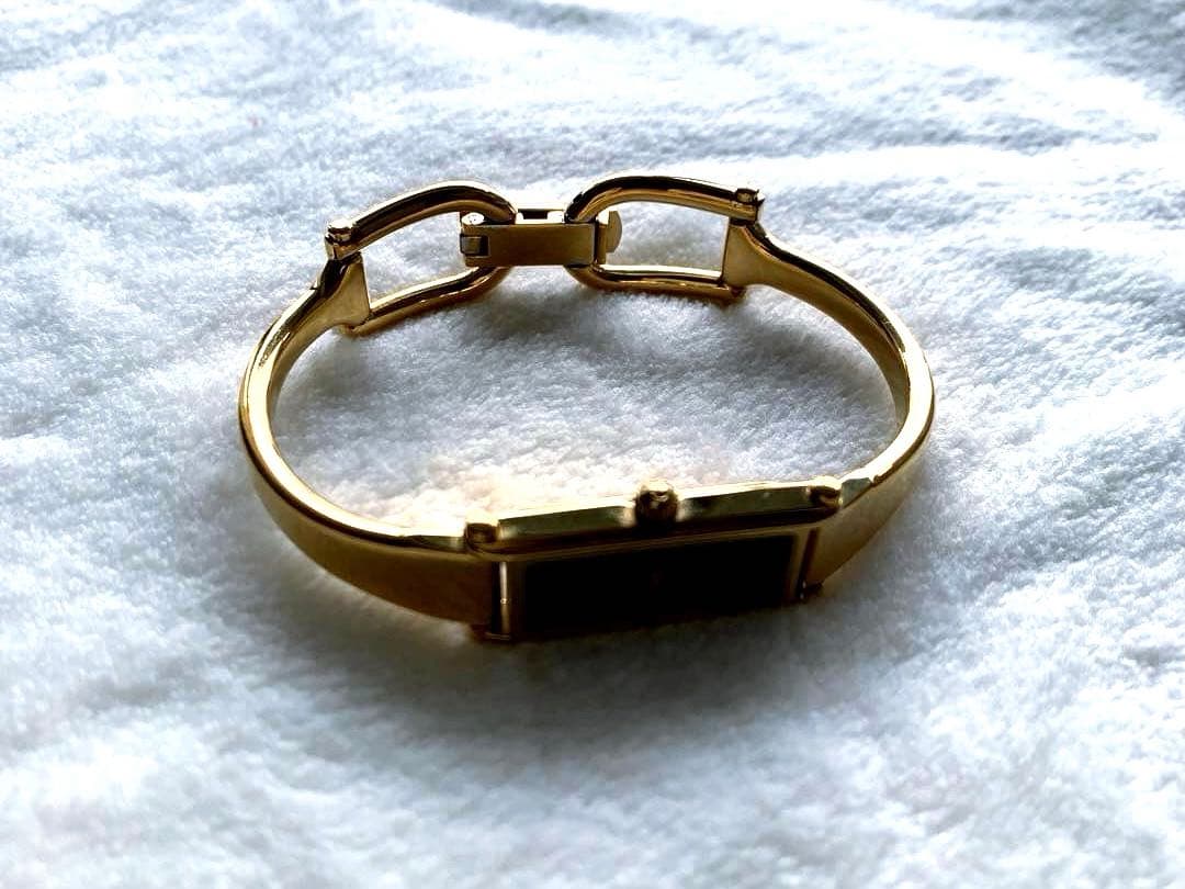グッチ GUCCI 1500L レディース 腕時計 ゴールド×ブラック 箱付き