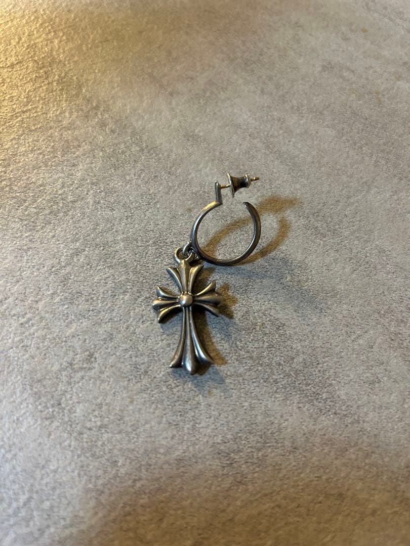 クロムハーツ　タイニーCHピアス